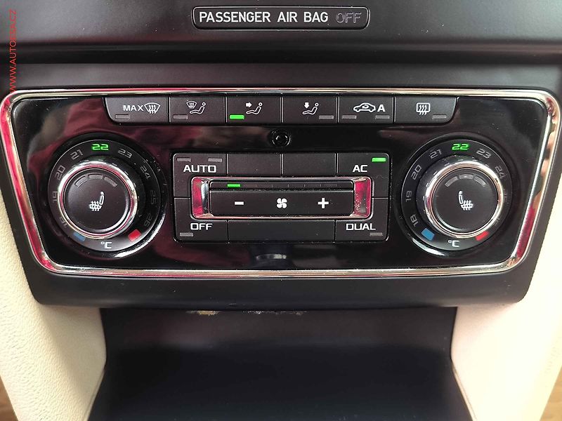 Škoda Superb (2009) 2.0TDi 4x4, ČR, Elegance - fotka 14 z 19