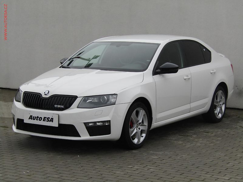Škoda Octavia (2014) 2.0TDi, ČR, bixen, autoAC - fotka 3 z 16
