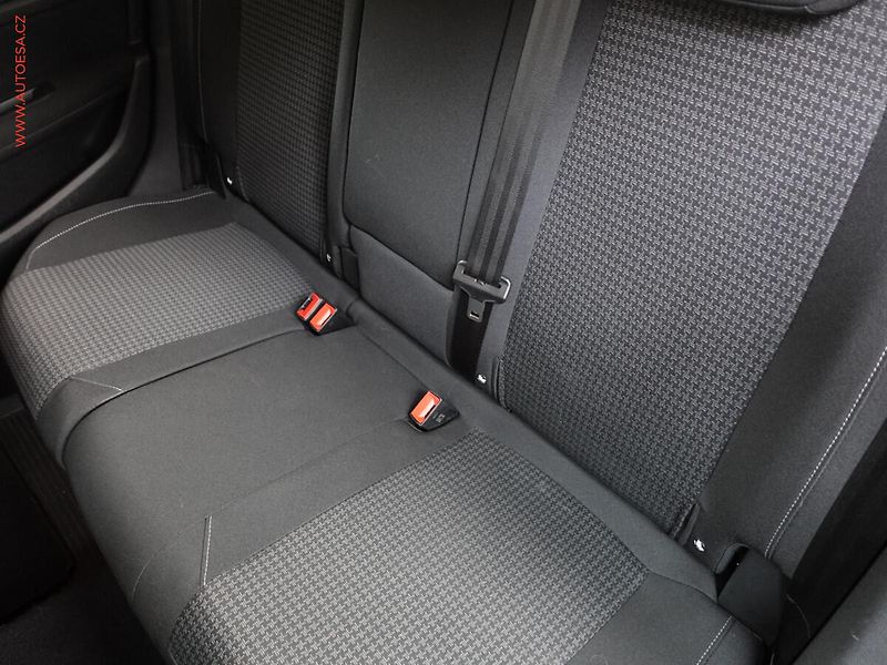 Peugeot 308 (2018) 1.5 HDi, Navi, AC - fotka 10 z 22