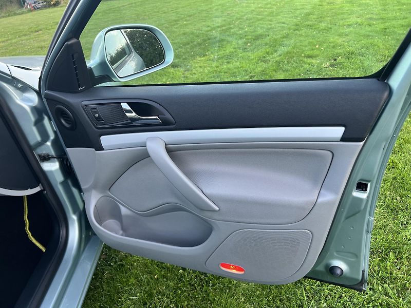 Škoda Octavia 1.6TDI 77KW,DIGIKLIMA,WEBASTO - fotka 22 z 45