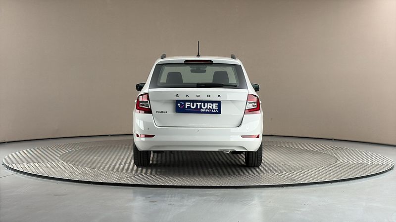 Škoda Fabia 1.0 TSI Style Combi - fotka 5 z 23