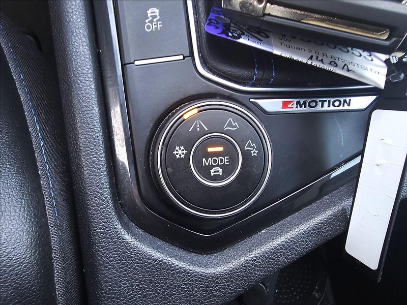 Volkswagen Tiguan 2,0 TSi 235KW D7 R DPH NAVI - fotka 29 z 44