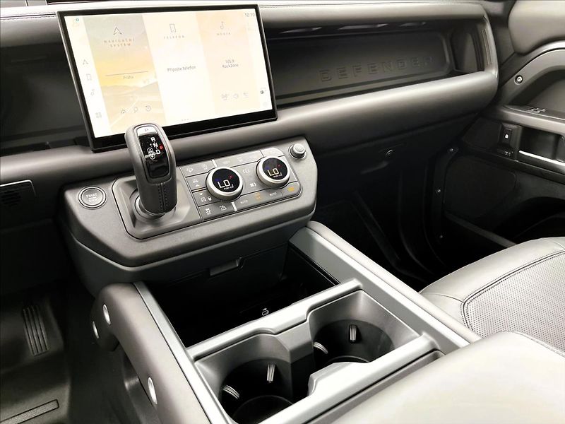 Land Rover Defender (2026) 110 D250 X-DYNAMIC SE - fotka 17 z 34