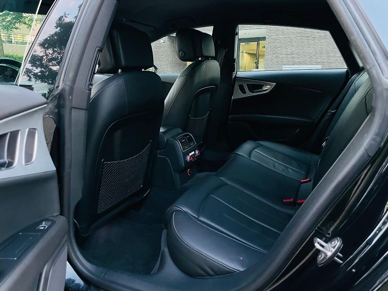 Audi A7 3.0TDI AUT 4x4 KAMERA TAŽNÉ - fotka 34 z 50