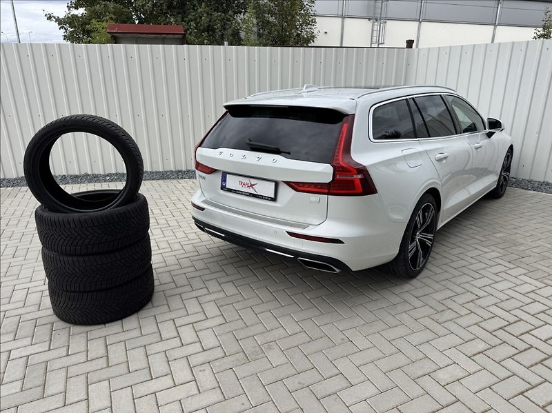 Volvo V60 2,0 T6 AWD Inscription DPH ČR - fotka 46 z 50