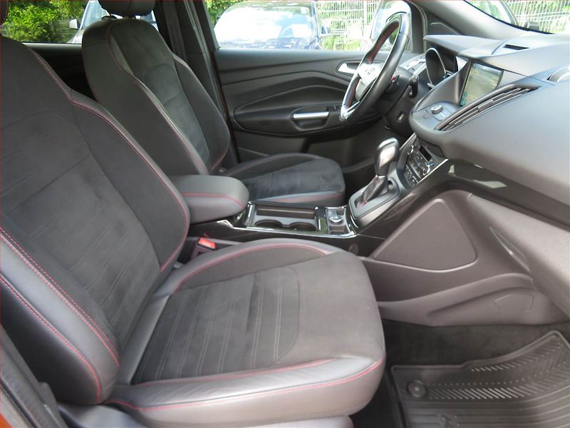 Ford Kuga (2018) ST-Line 1.5 EcoBoost, 4X4 - fotka 9 z 17
