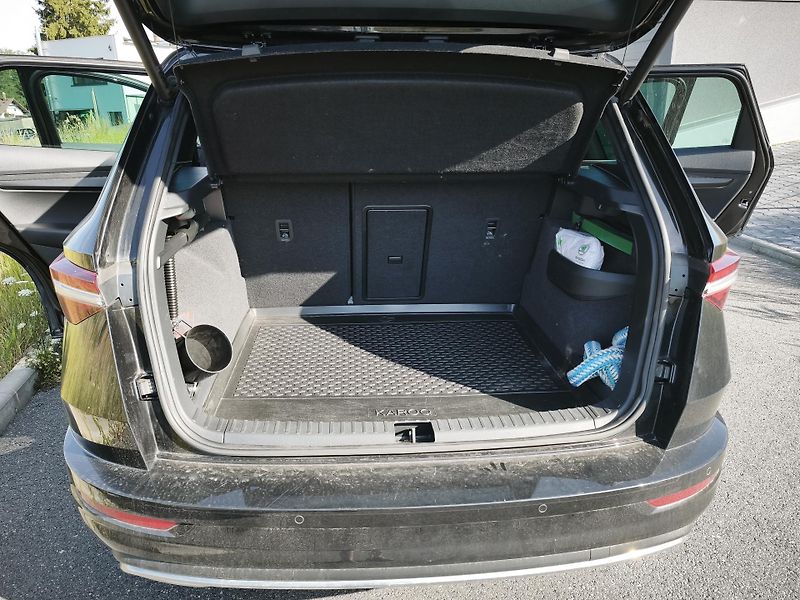 Škoda Karoq (2023) S-line 2.0 TSI 140 kW 4x4 DSG - fotka 13 z 27