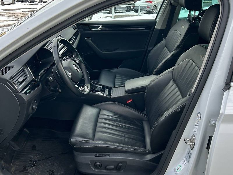 Škoda Superb (2022) kombi 2.0 TDI 7DSG L&K - fotka 21 z 35