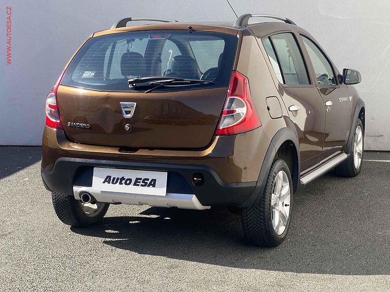 Dacia Sandero (2012) 1.6i, 2.maj, AC - fotka 4 z 15