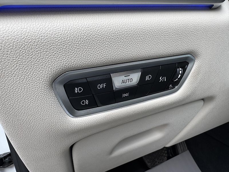 BMW X7 40xD-R22-SKY-LCD-NOČNÍ V-ČR - fotka 15 z 44