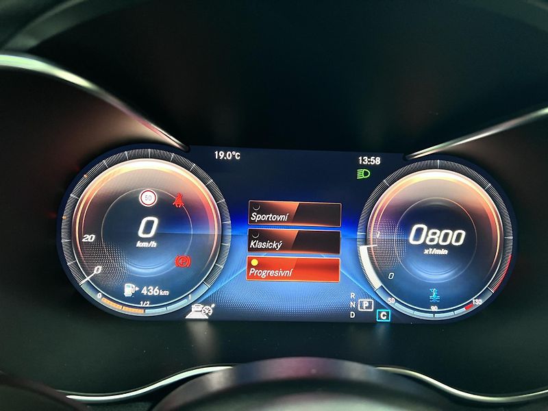Mercedes-Benz Třídy C 220d 4-Matic Burmester Servis - fotka 25 z 45