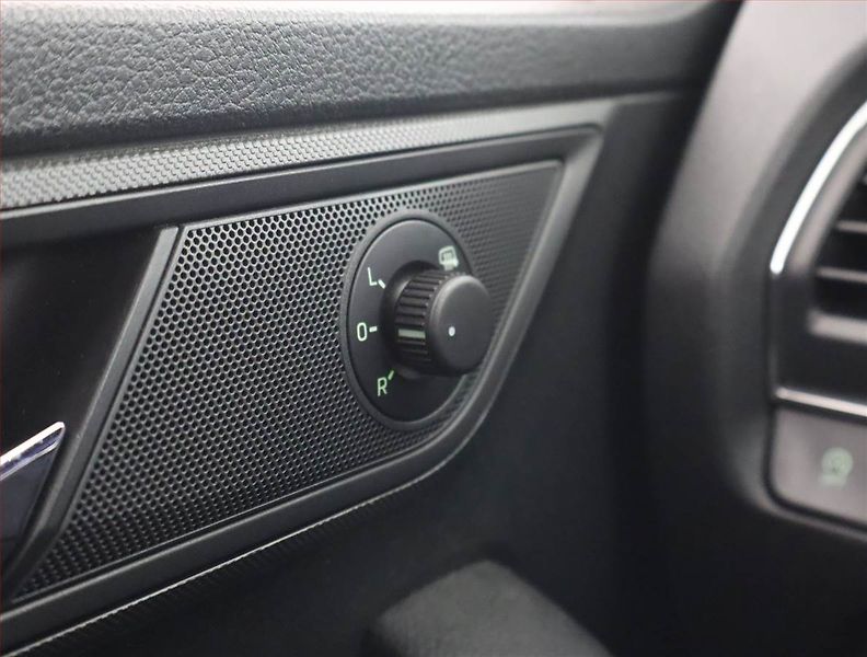 Peugeot 5008 (2018) PureTech 130, 7 míst, Tempomat - fotka 17 z 18