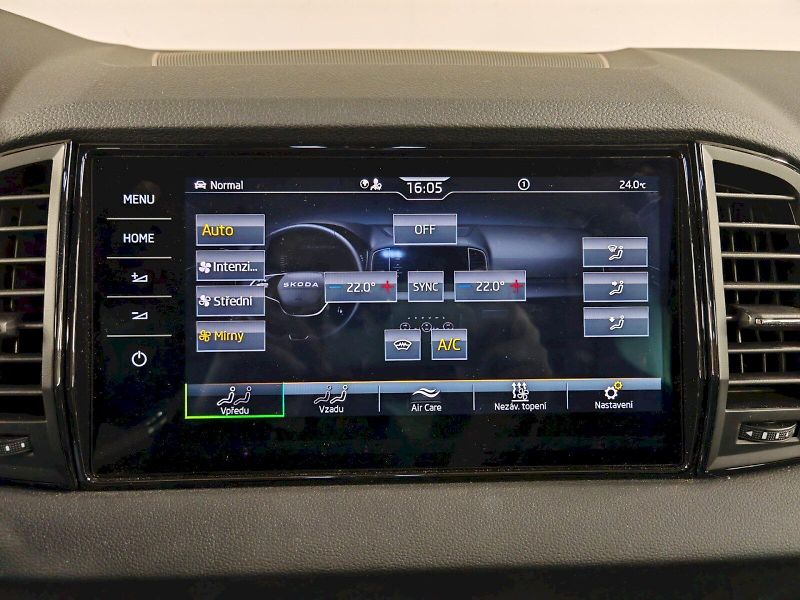 Škoda Karoq (2025) 2.0 TDI 110 kW DSG 4x4 Sportli - fotka 15 z 31