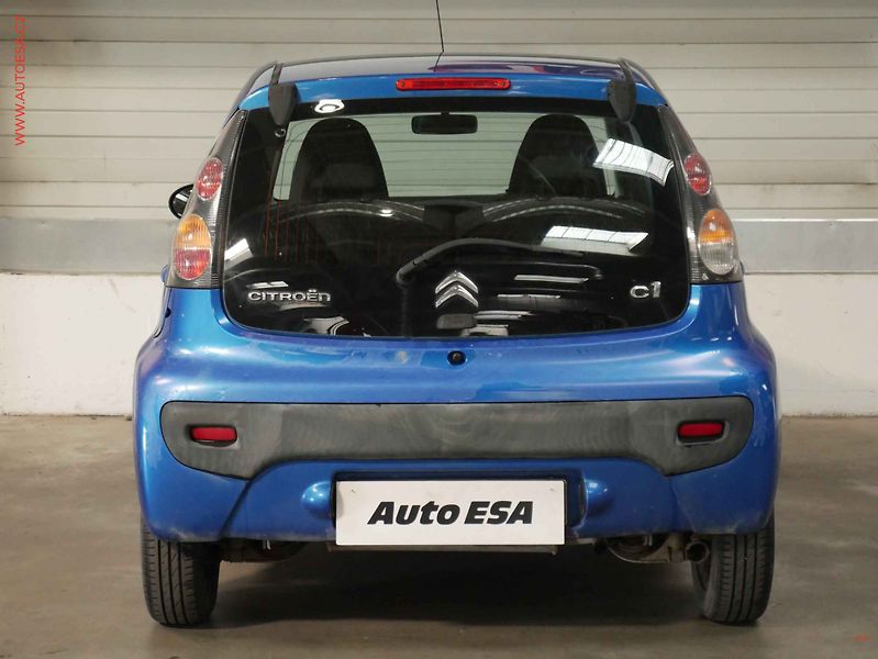 Citroën C1 (2012) 1.0i, 1.maj, AC, el. výbava - fotka 5 z 16