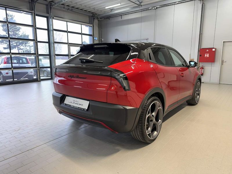 Alfa Romeo Junior (2024) Veloce 280 Elettrica 54 kWh - fotka 5 z 14