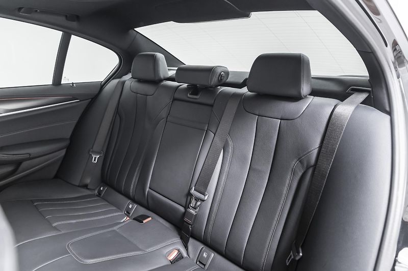 BMW Řada 5 545e xDrive Msport*1.majitel - fotka 9 z 38
