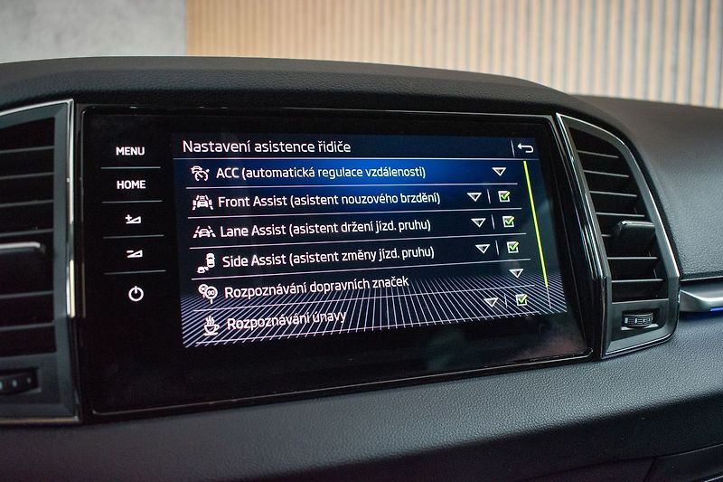 Škoda Karoq 1.5 TSI STYLE+*DSG*WEBASTO*ČR - fotka 33 z 44