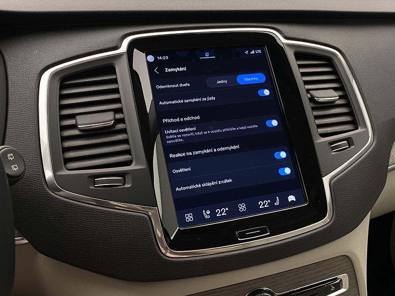Volvo XC90 B5 AWD CORE AUT CZ 7M - fotka 55 z 63