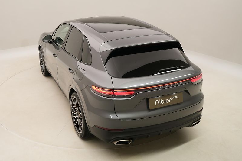Porsche Cayenne E-HYBRID 250kW AWD AUT CZ - fotka 17 z 111