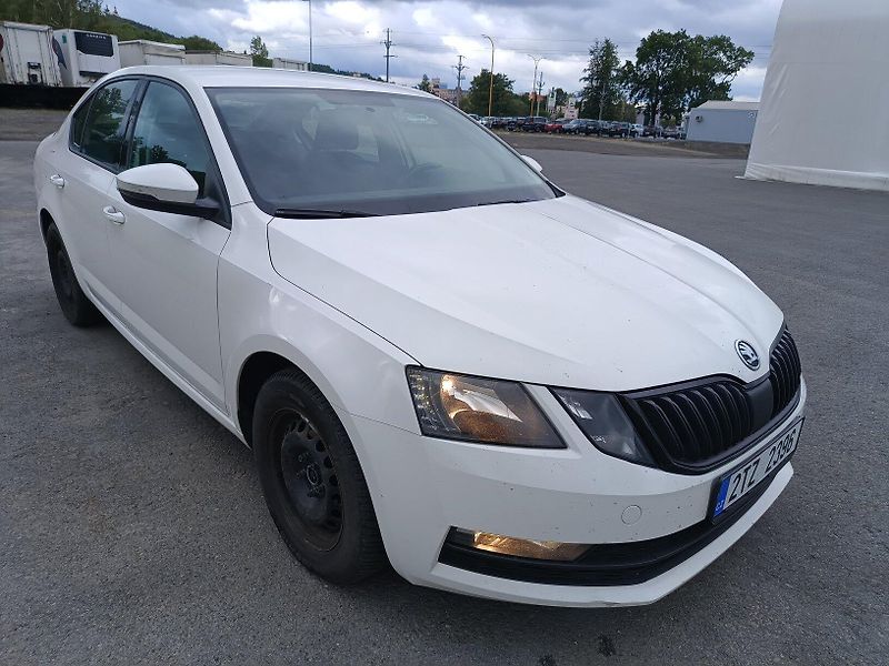 Škoda Octavia III 2.0 TDI - fotka 8 z 42