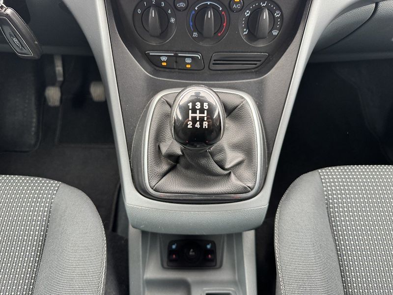 Ford C-MAX (2012) 1.6i Ti-VCT Klima Winter Paket - fotka 10 z 47