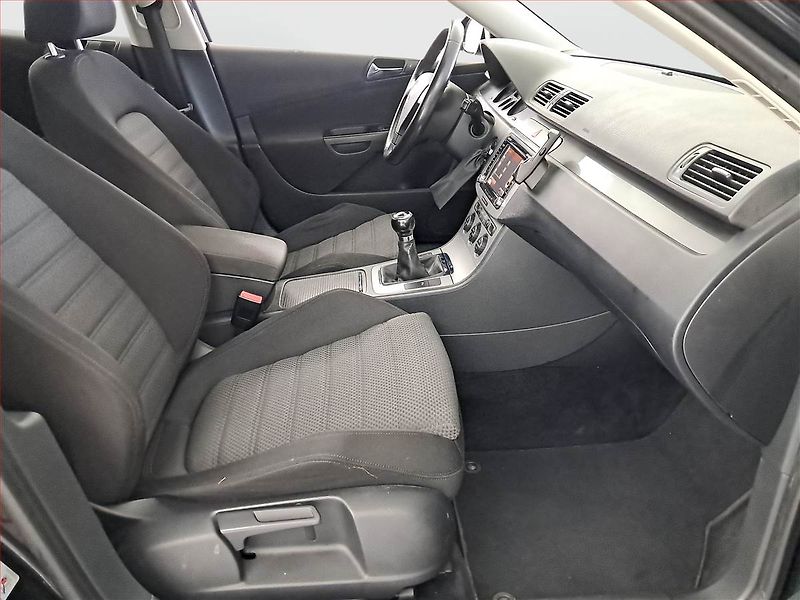 Volkswagen Passat (2006) Sportline 2.0 FSI, Serv.kniha - fotka 9 z 16
