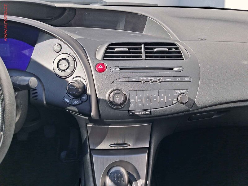 Honda Civic (2008) 1.4 i-VTEC, ČR, AC, tempo - fotka 12 z 17