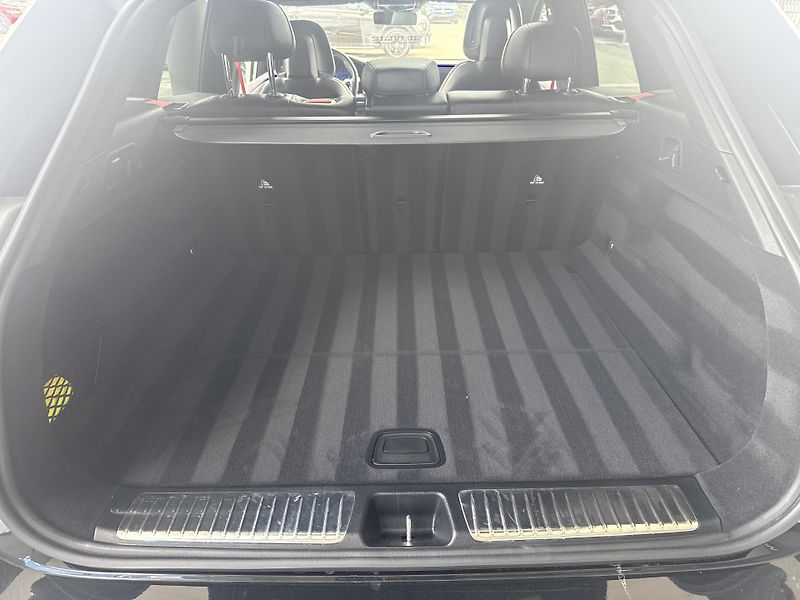 Mercedes-Benz EQE (2023) EQE 43 AMG 4MATIC SUV - fotka 12 z 54