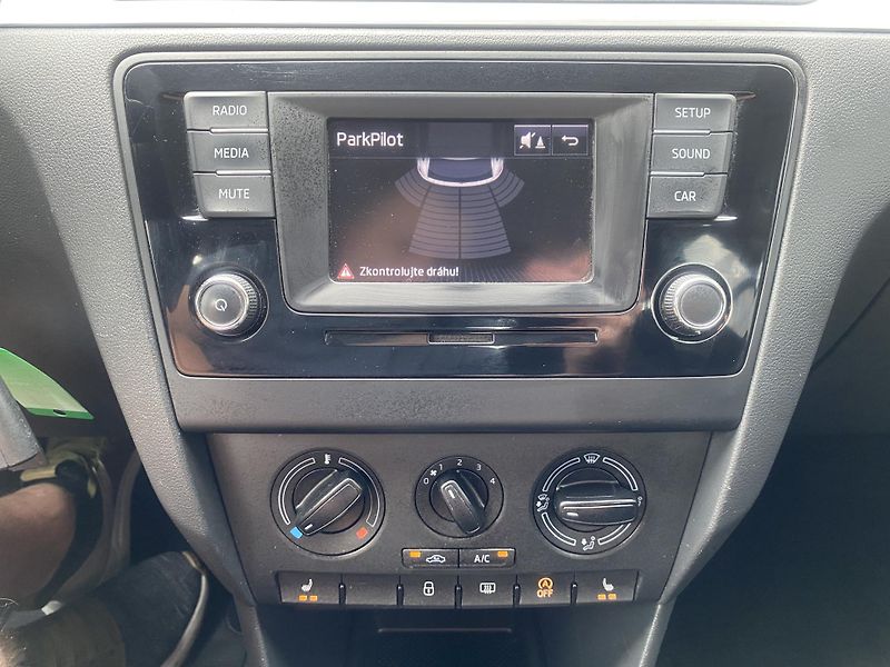 Škoda Rapid 1.2 TSI 81kW -KLIMA -ALU - PDC - fotka 18 z 35