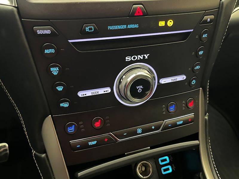 Ford Galaxy 2.5 HEV VIGNALE LED 7míst - fotka 23 z 77