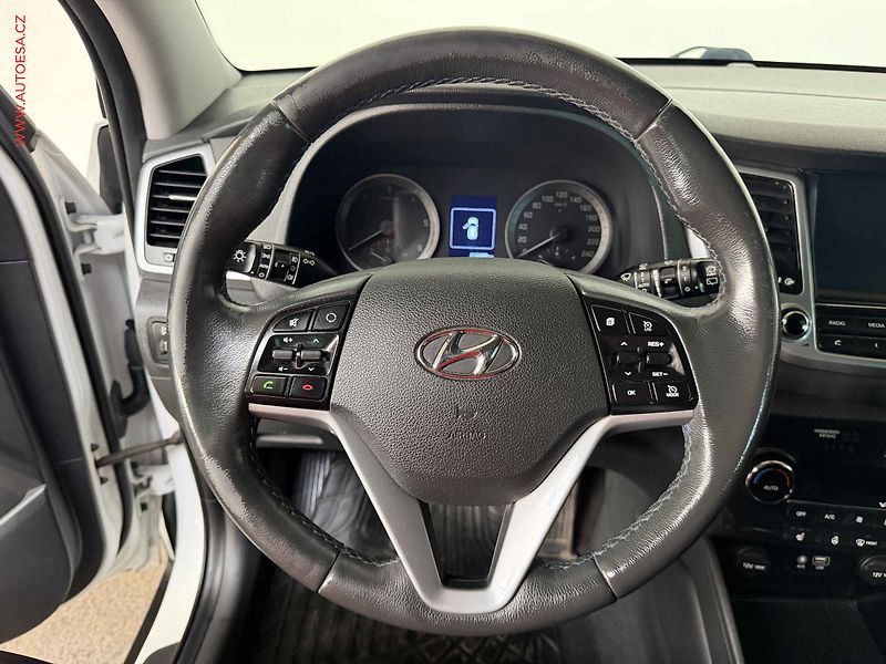Hyundai Tucson (2016) 1.7 CRDI, ČR, AT, park - fotka 12 z 18