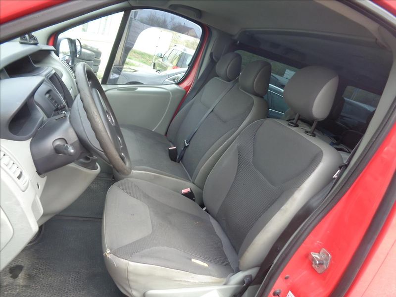 Opel Vivaro 2,0 - fotka 18 z 21