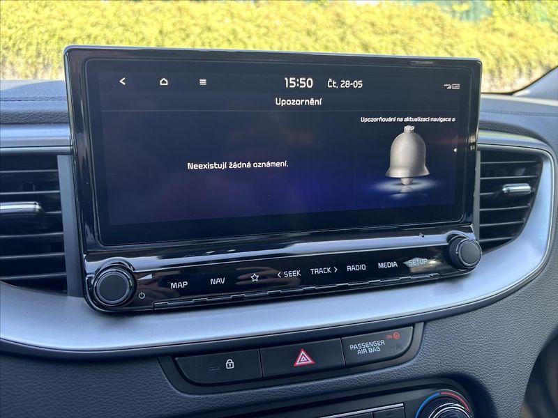 Kia Ceed 1,5 TGDi AT TOP PLNÝservisKIA - fotka 26 z 44