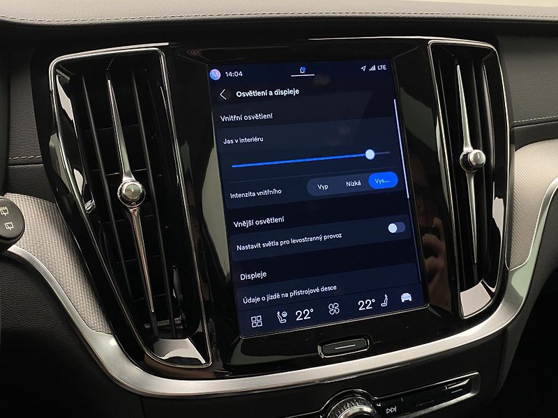 Volvo V60 T6 RECHARGE BRIGHT ULTIMATE CZ - fotka 56 z 65