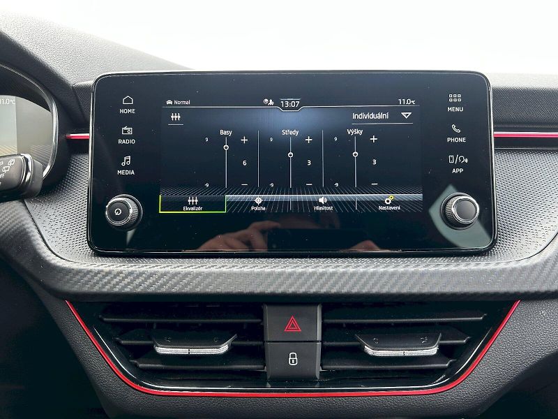 Škoda Kamiq (2025) 1.0 TSI 85kW DSG Monte Carlo - fotka 11 z 35