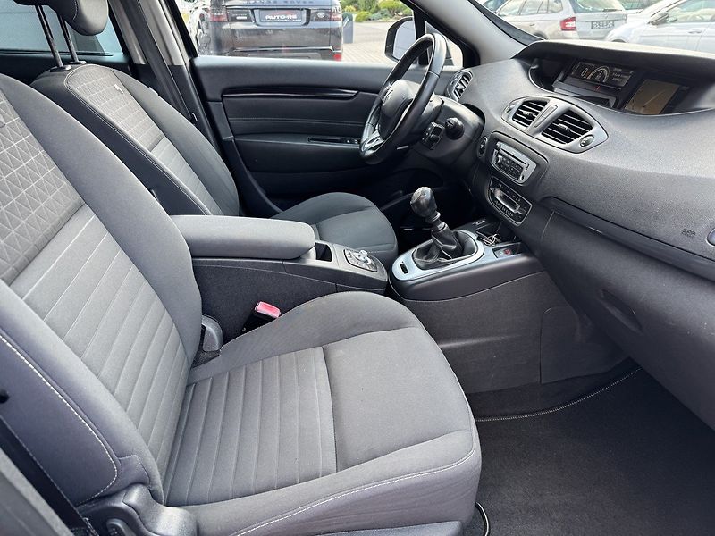 Renault Scénic (2014) 1.5dCi  Navi Digi Klima Bose - fotka 16 z 50