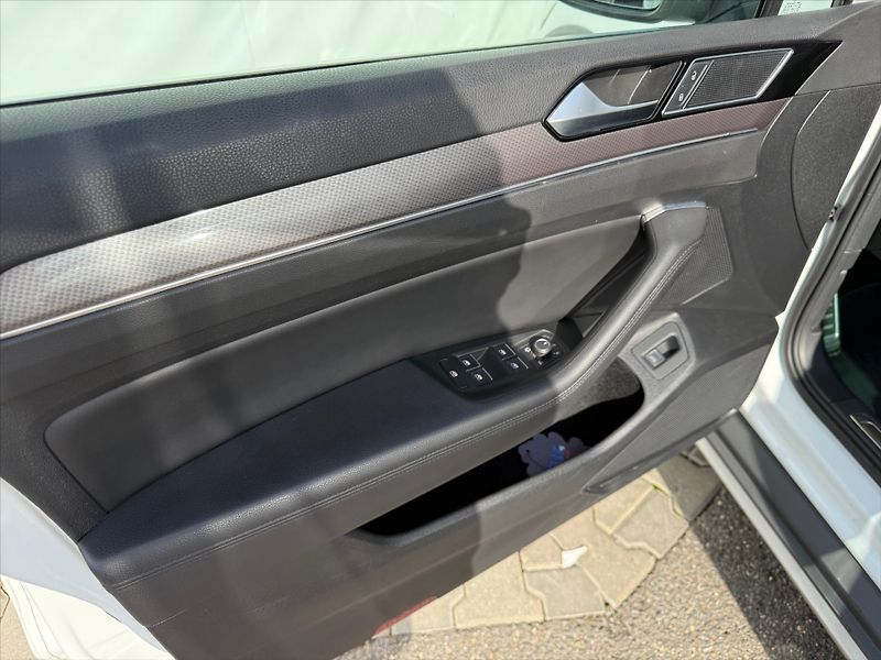 Volkswagen Passat 2,0 Alltrack, 4x4 - fotka 22 z 24