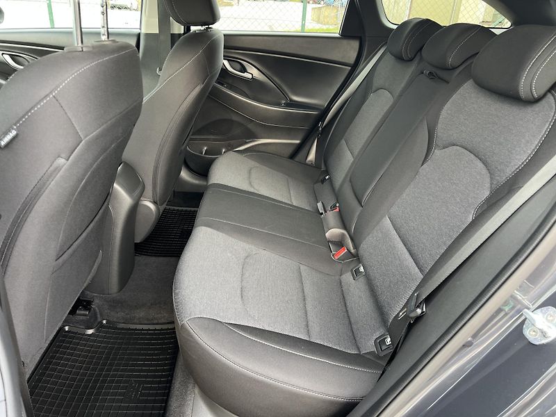 Hyundai i30 1.5T-GDi KAMERA ČR 1.MAJ. DPH - fotka 27 z 47