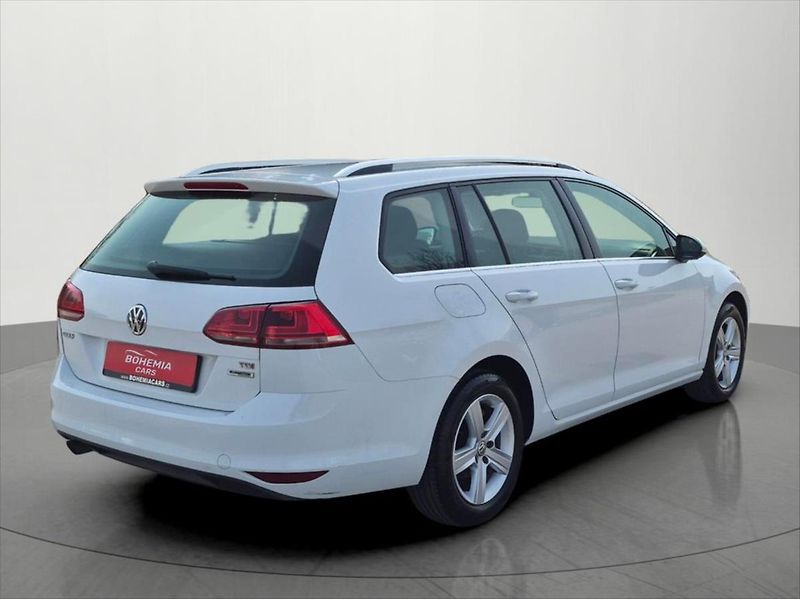 Volkswagen Golf 1,6 TDI DSG COMFORTLINE ČR - fotka 7 z 23