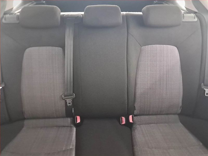 Kia Ceed (2010) 1.6 CRDi, po STK, Tažné - fotka 10 z 19