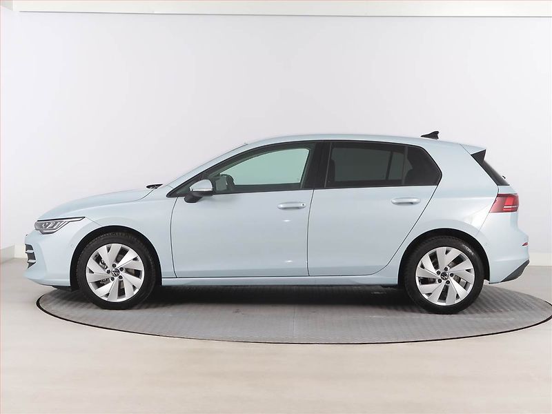 Volkswagen Golf (2025) 1.5 TSI, 1.Majitel, DPH - fotka 3 z 20