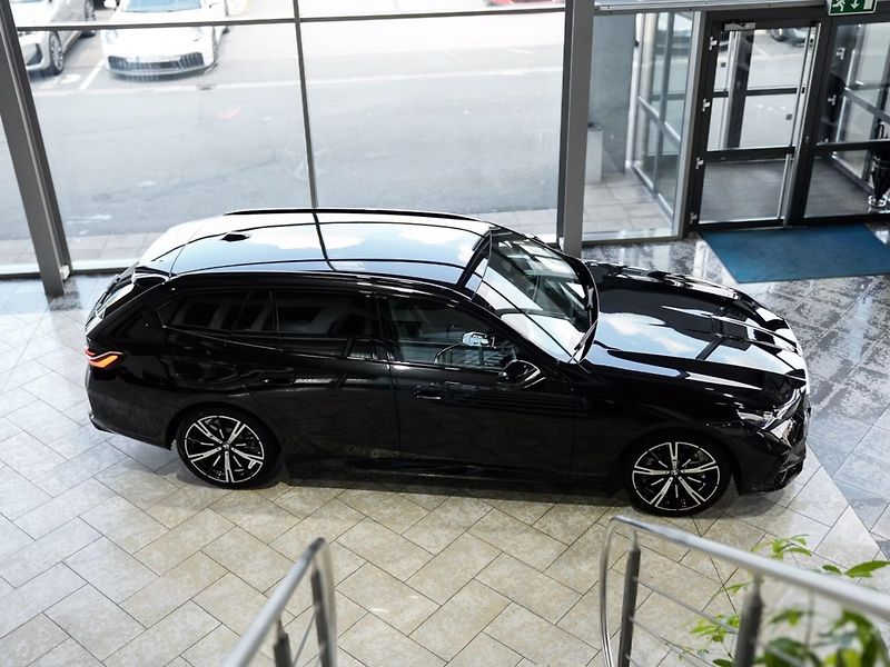 BMW Řada 5 520d xDrive M-Sport H/K ACC Ta - fotka 3 z 21
