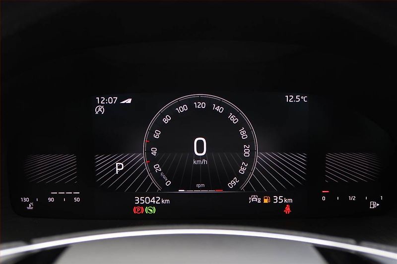 Škoda Karoq (2023) Sportline 1.5 TSI - fotka 11 z 20