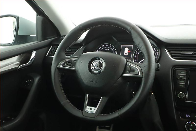 Škoda Octavia (2015) Scout 2.0 TDI, 4X4, Automat - fotka 15 z 16