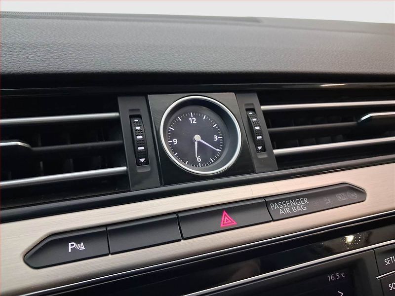 Volkswagen Passat (2017) Highline 2.0 TDI, Kůže - fotka 19 z 20