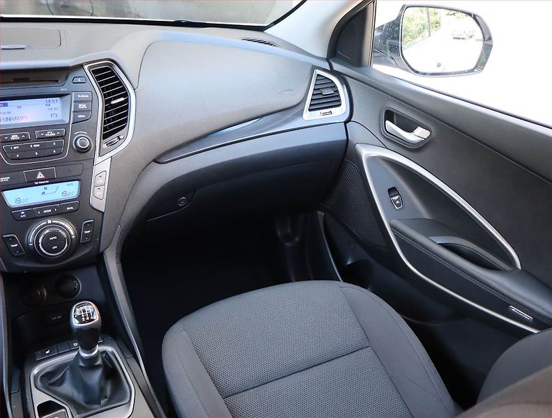 Hyundai Santa Fe (2015) 2.0 CRDi, 4X4, Tempomat - fotka 8 z 16