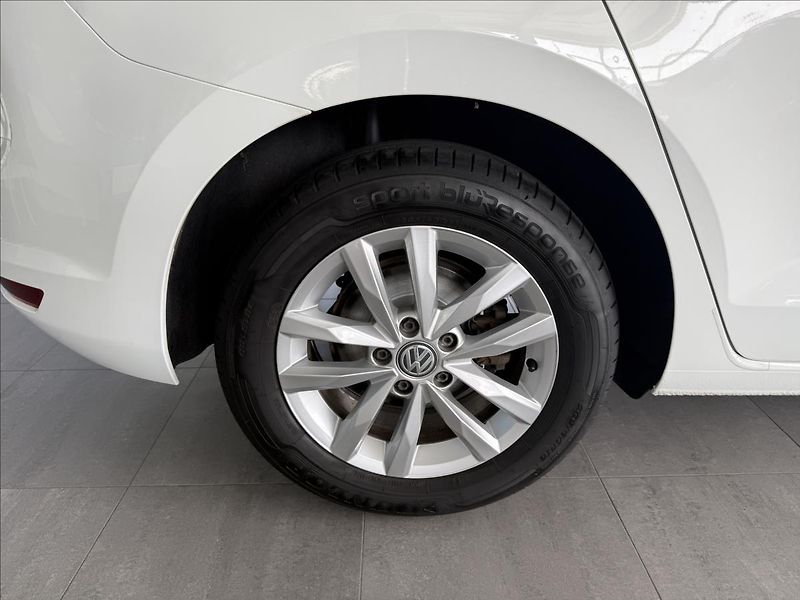 Volkswagen Touran 1,2   TSI,COMFORTLINE,SERVISKA - fotka 22 z 22