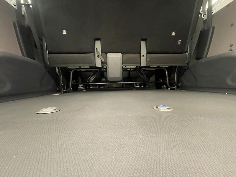 Volkswagen Transporter Nový T7 Kombi TDI DR - fotka 28 z 29