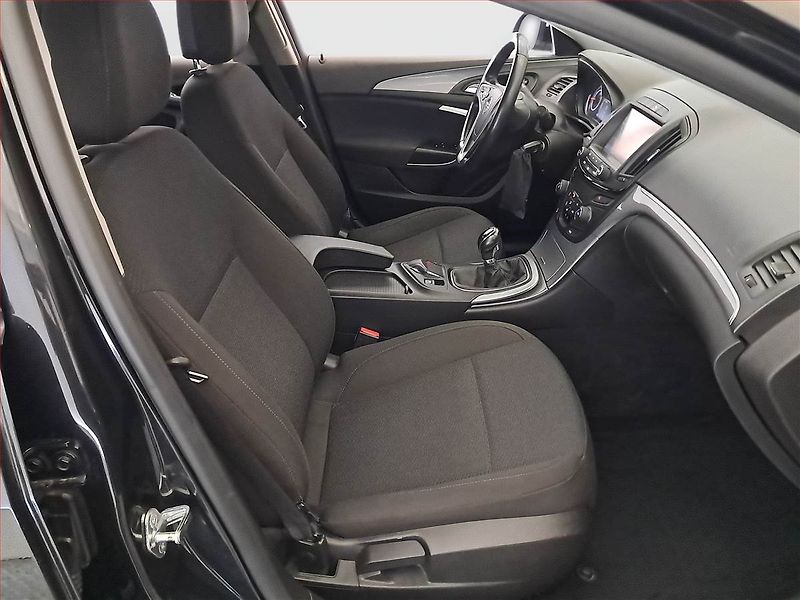 Opel Insignia (2015) 2.0 CDTI, Navi, Tempomat - fotka 9 z 23