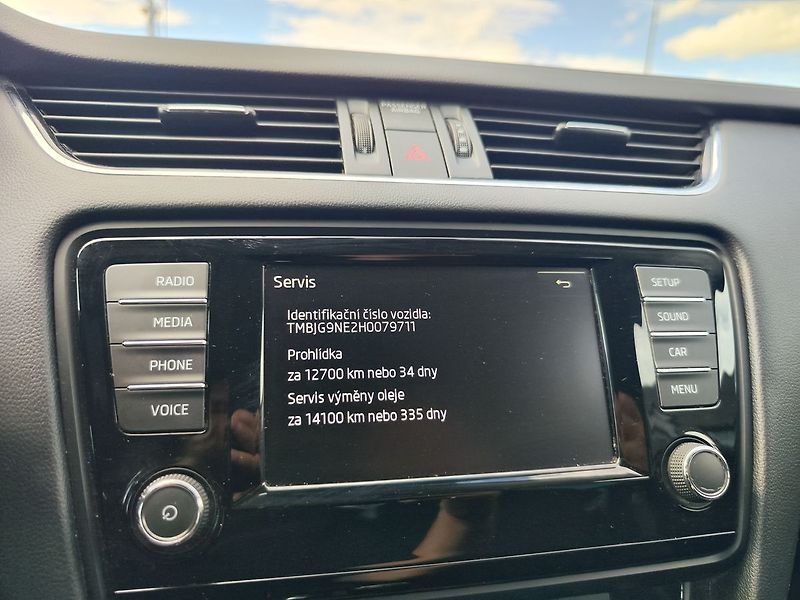 Škoda Octavia 1.6 TDI/81kW Elegance - fotka 18 z 28